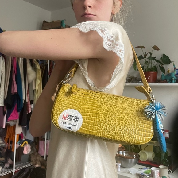 Yellow Faux Crocodile Bag - Picture 3 of 5